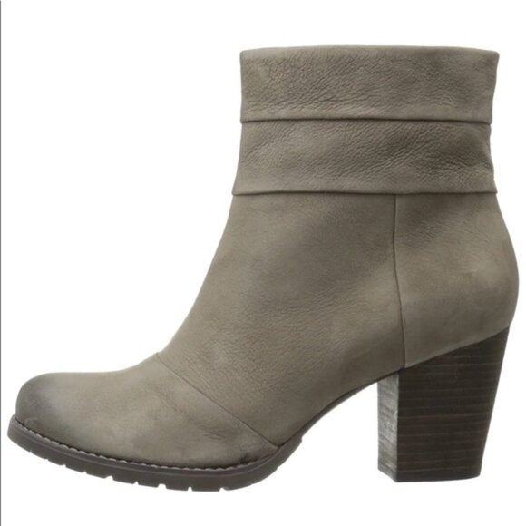 Clarks Indigo Mission Zelle Women's Booties - Picture 2 of 5